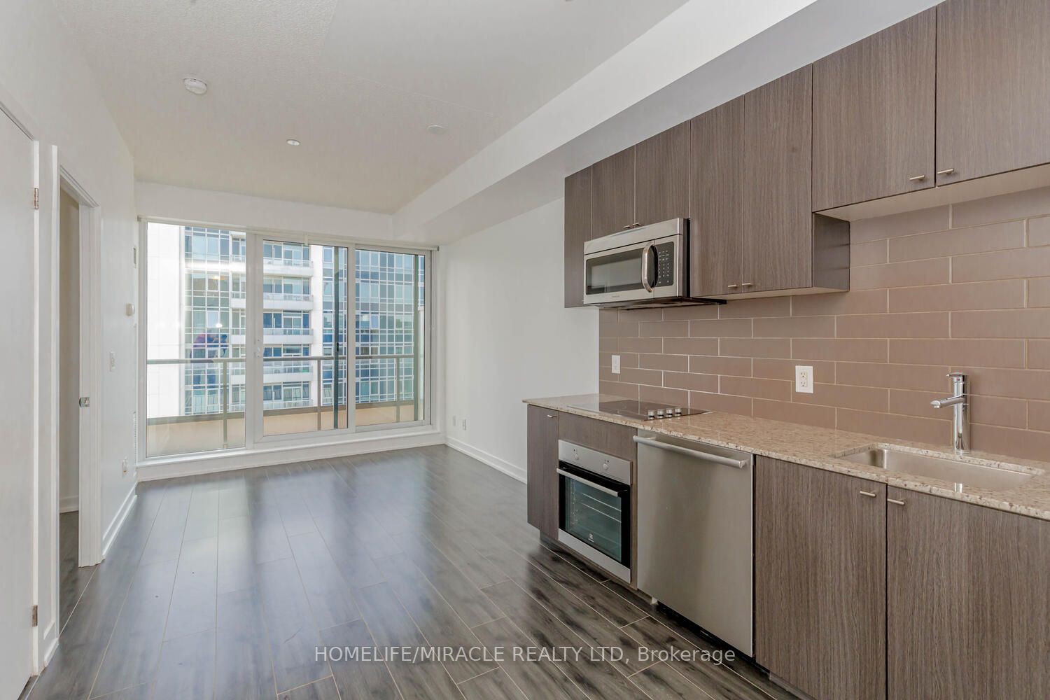18 Rean Dr, #711