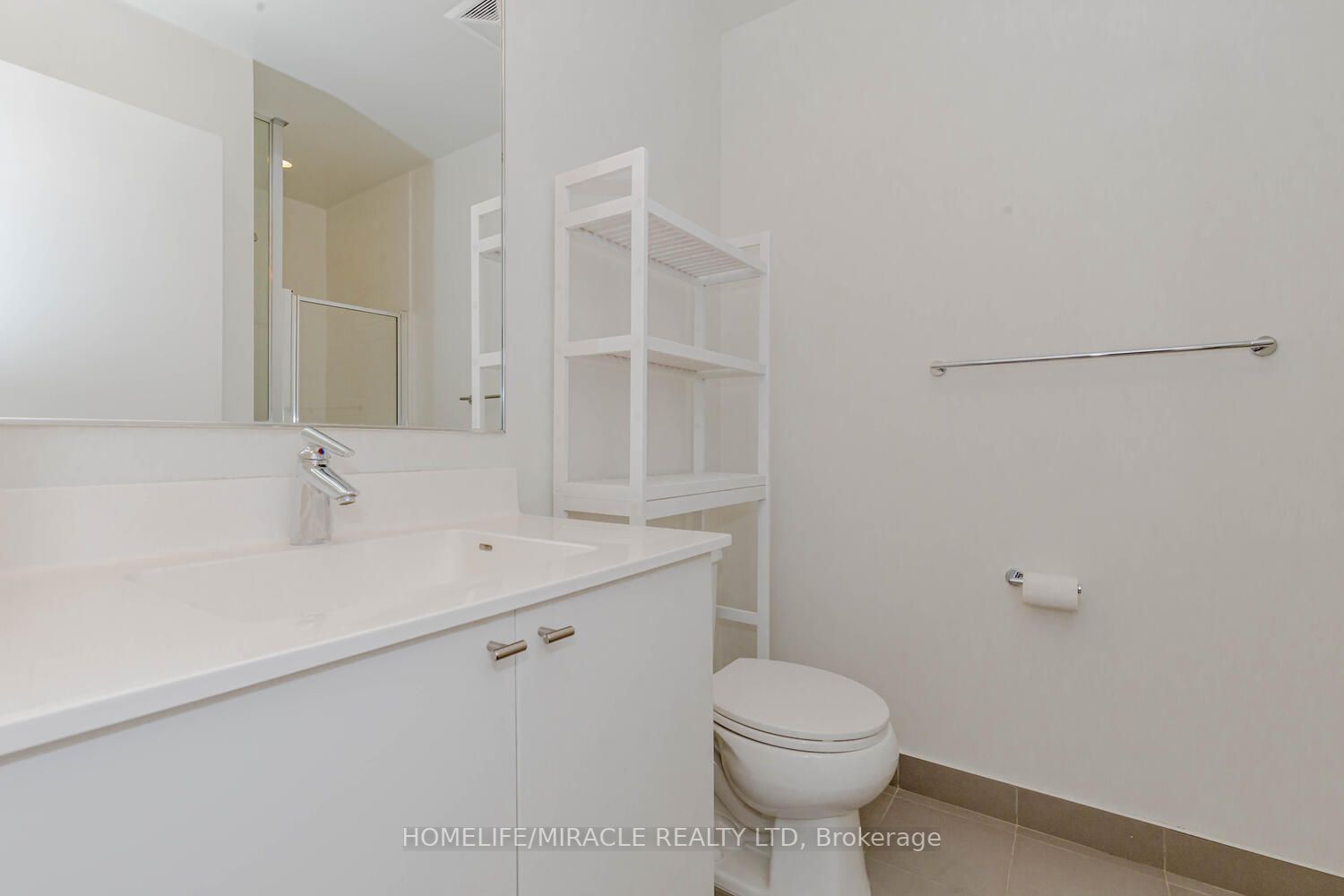 18 Rean Dr, #711