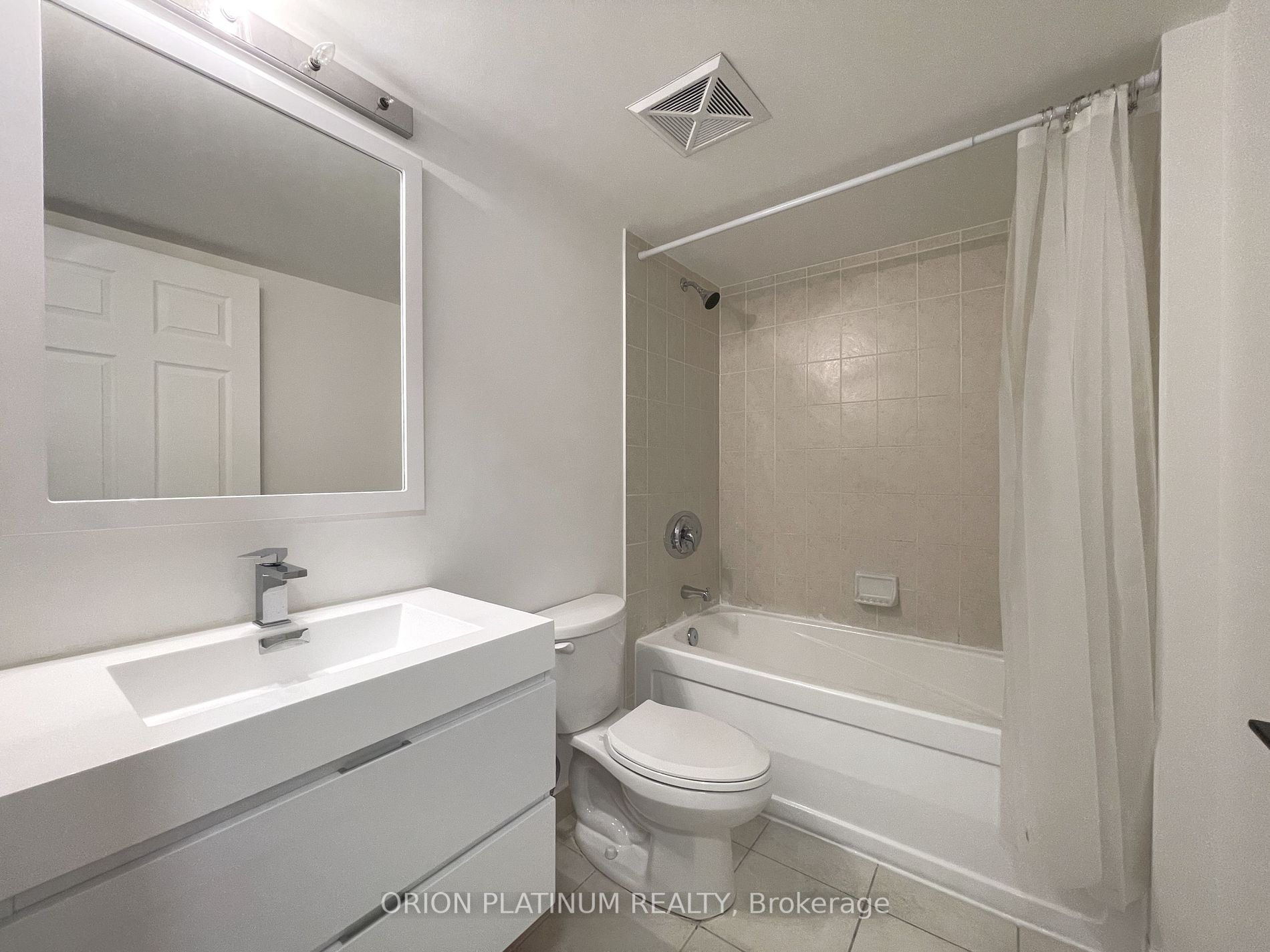 30 Grand Trunk Cres, #3707