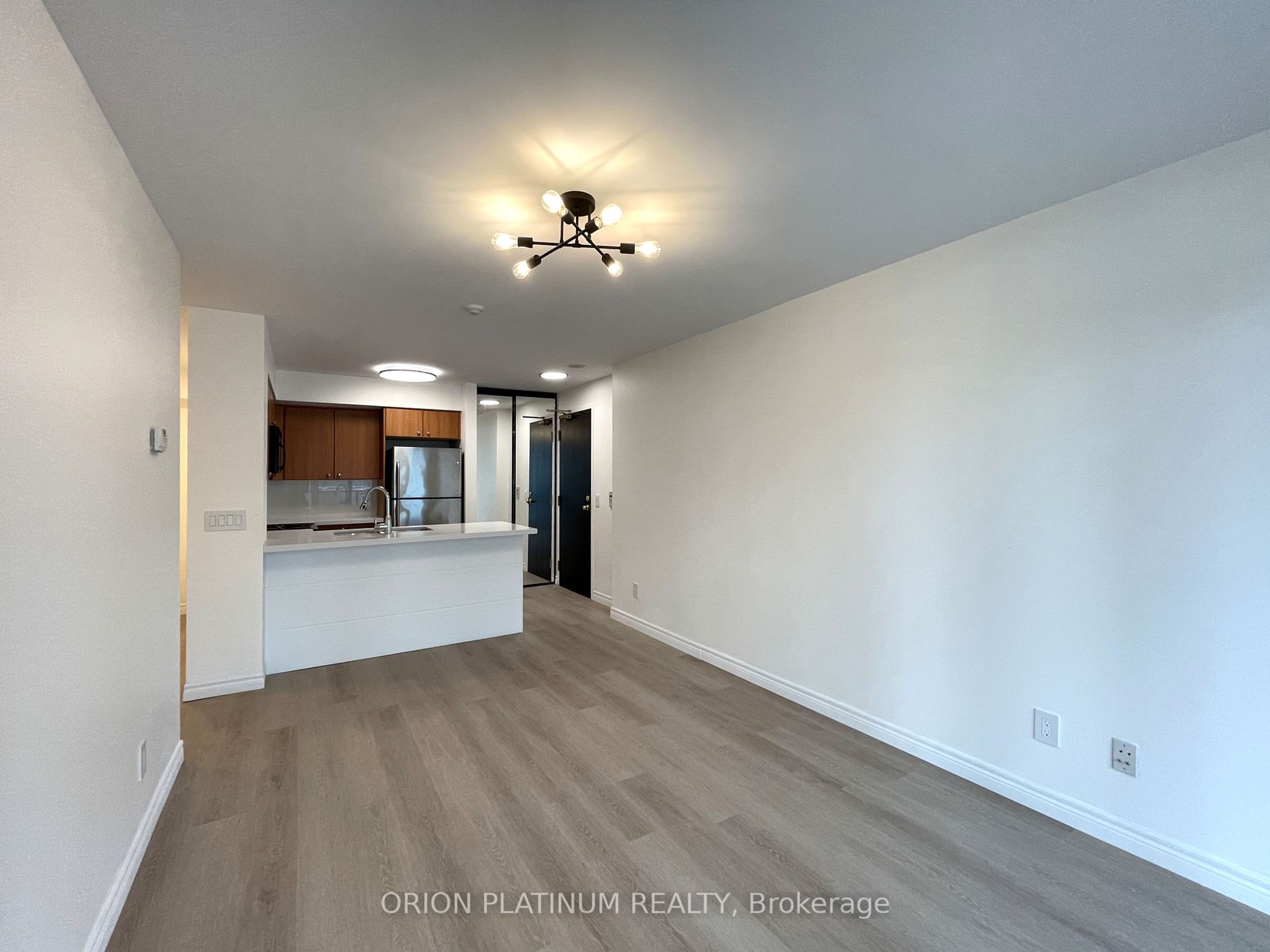 30 Grand Trunk Cres, #3707