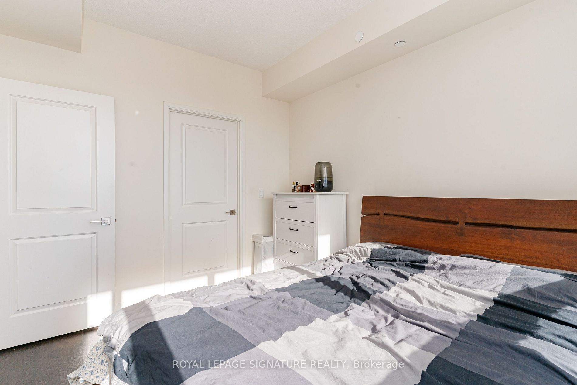 88 Sheppard Ave E, #2003