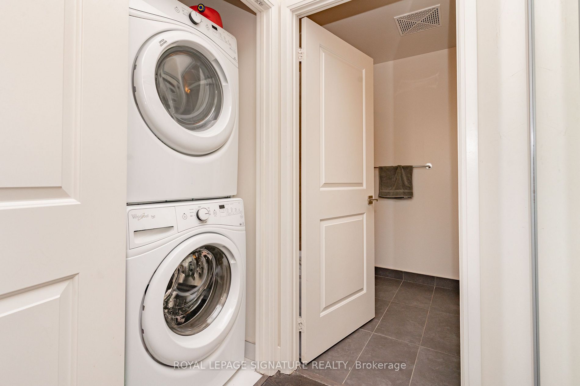 88 Sheppard Ave E, #2003