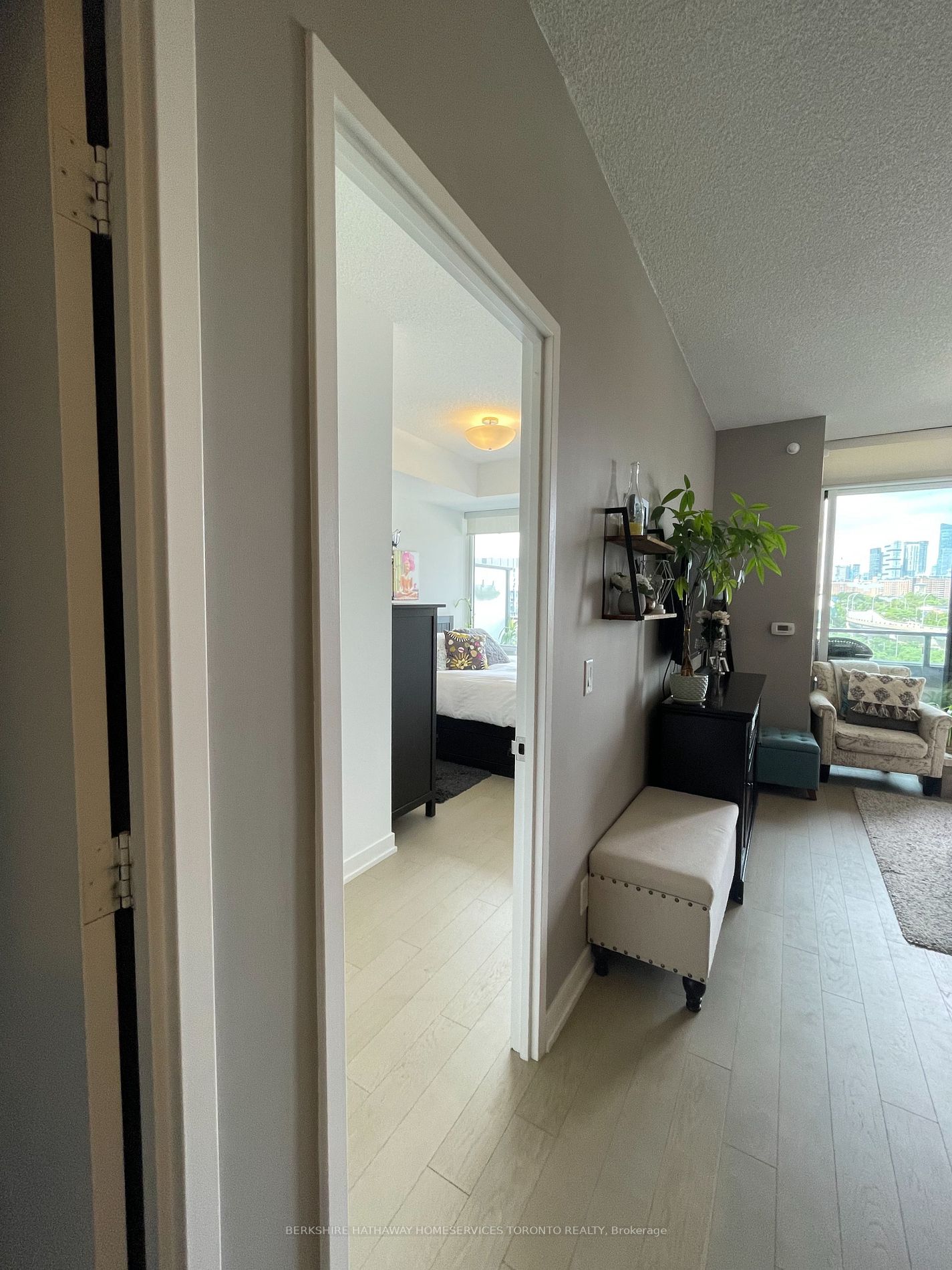 120 Bayview Ave, #N424