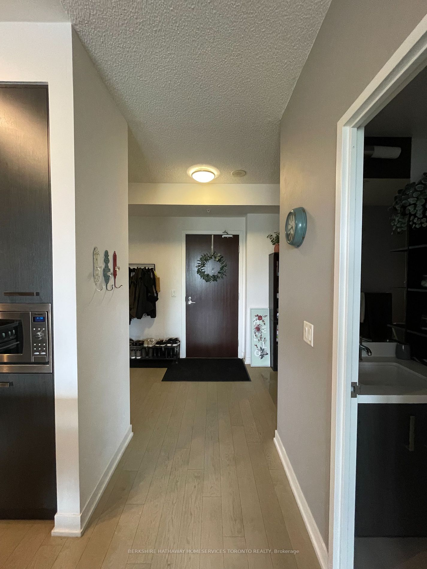 120 Bayview Ave, #N424
