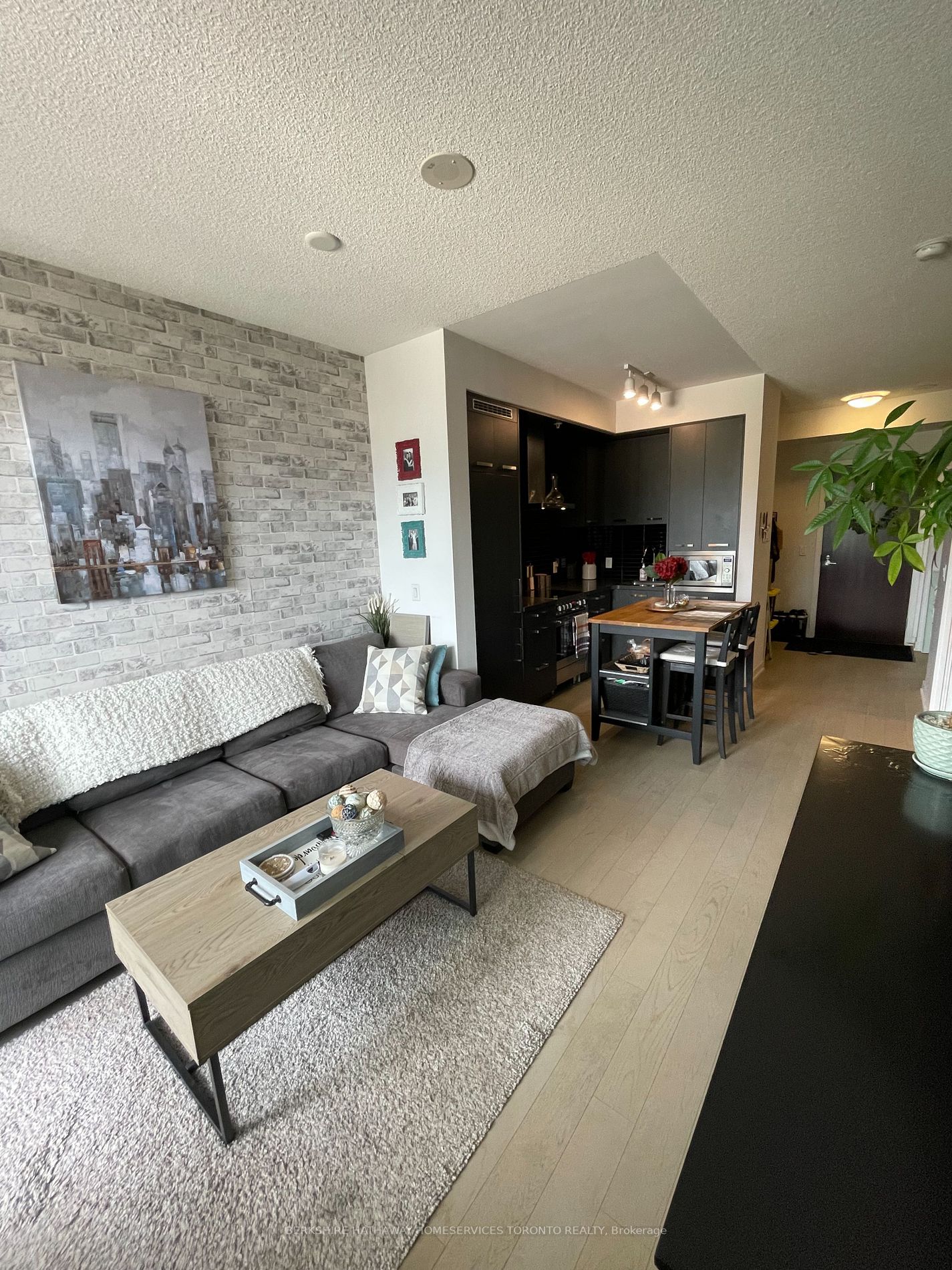 120 Bayview Ave, #N424