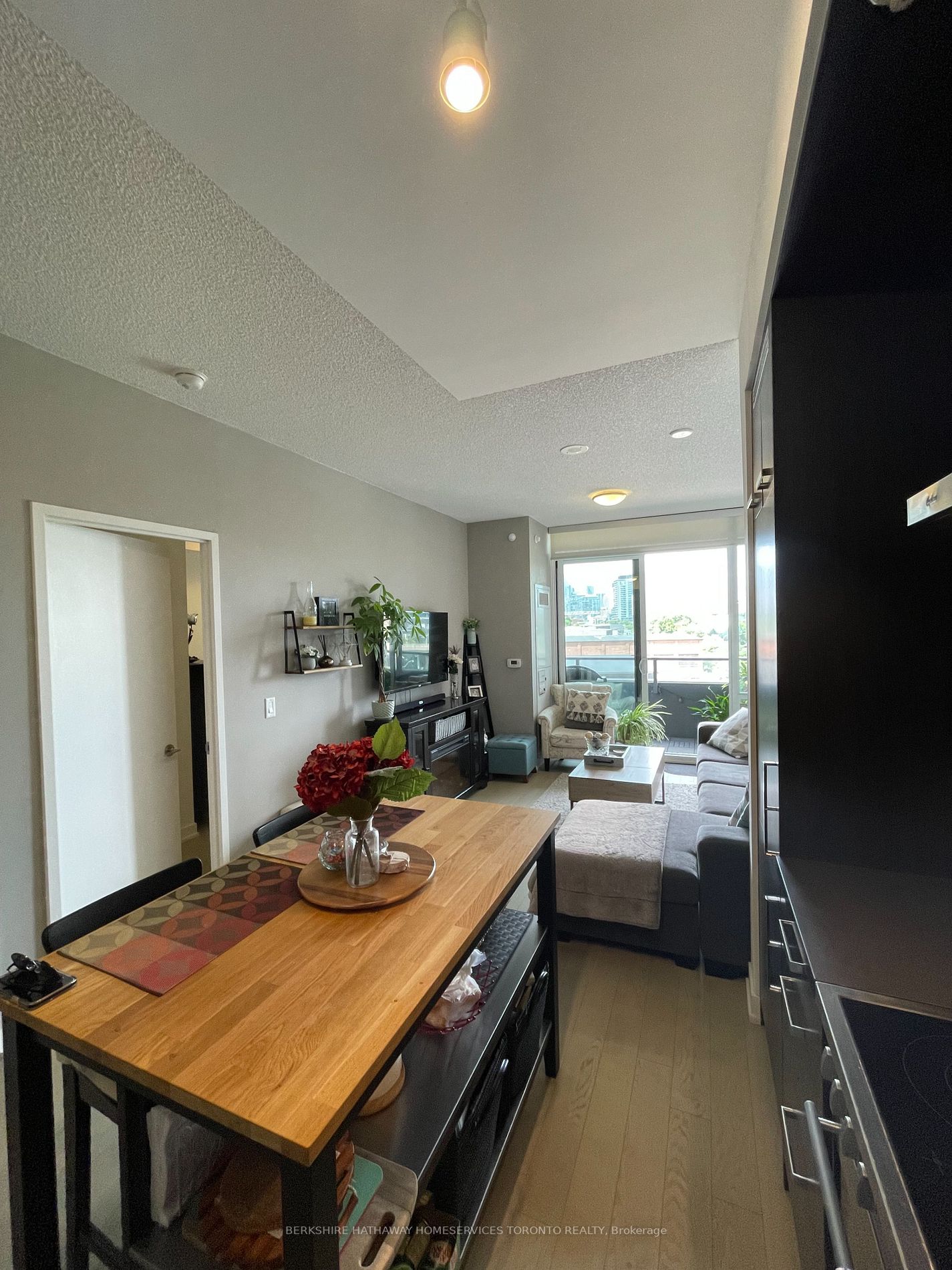120 Bayview Ave, #N424