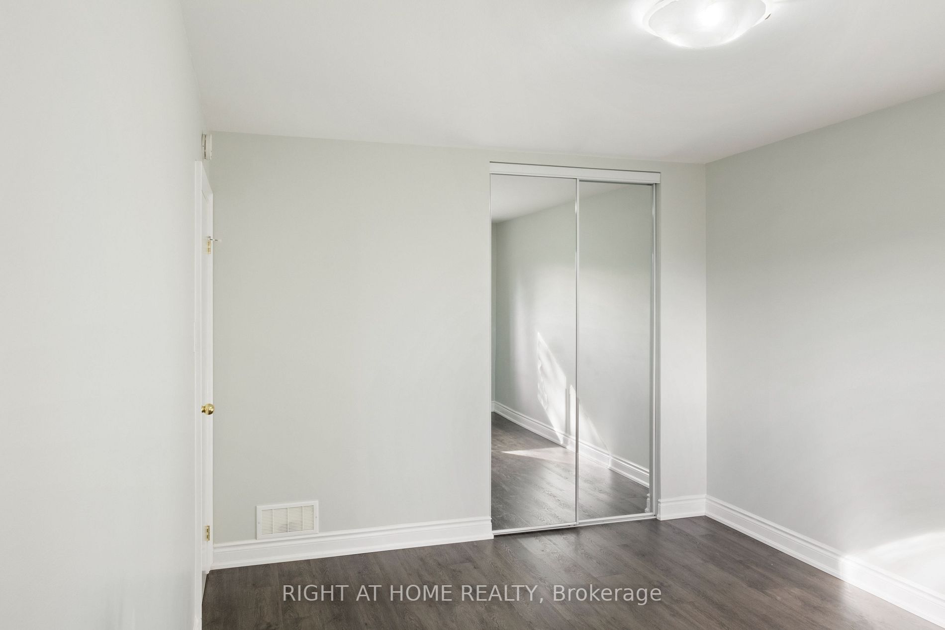 65 Regatta Cres, #Main
