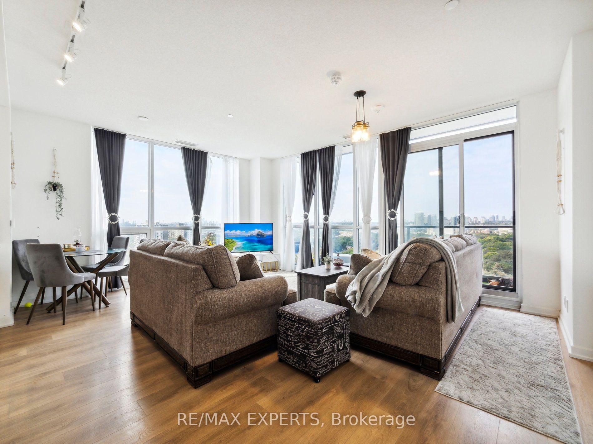 36 Forest Manor Rd, #705