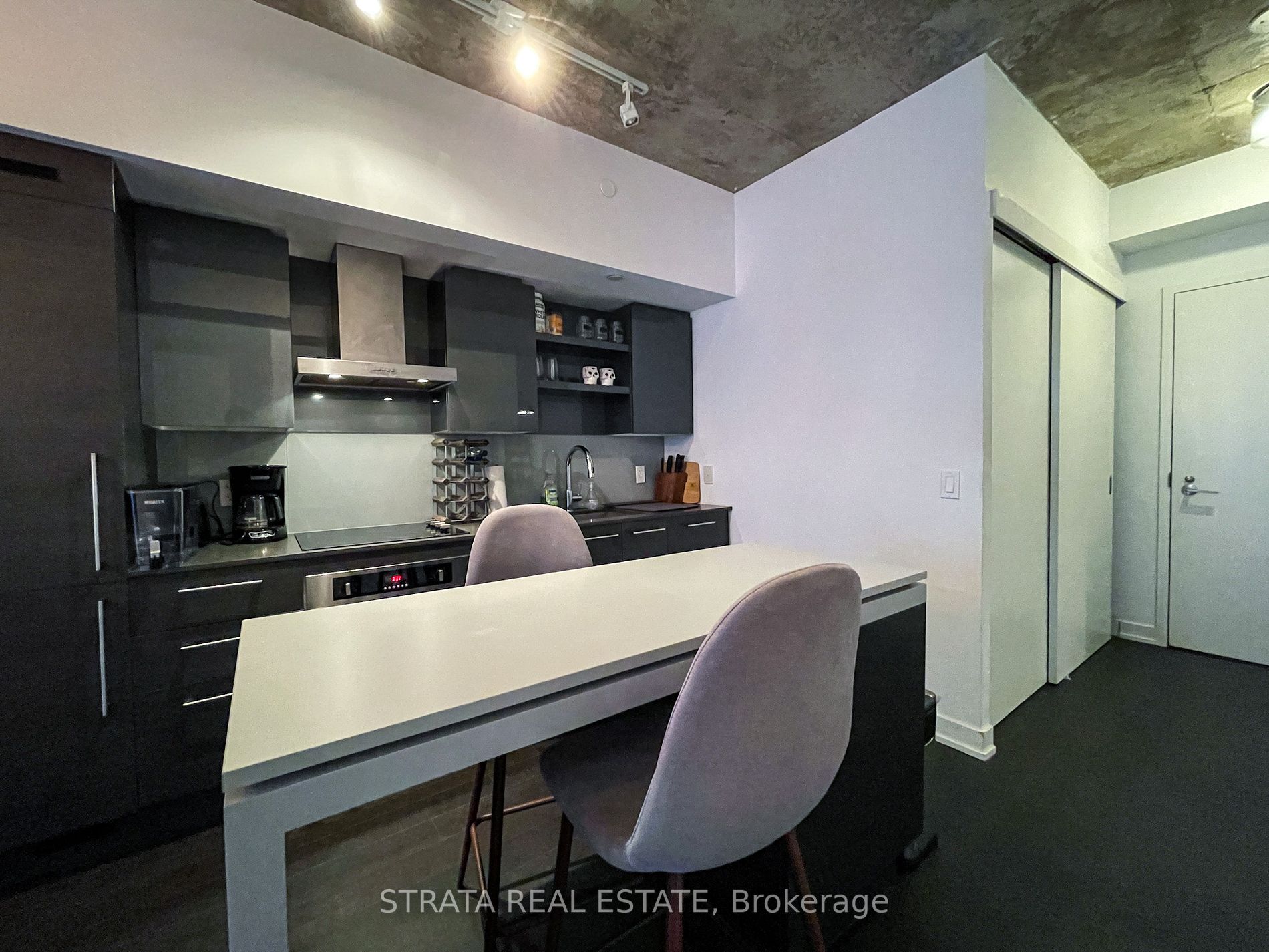 1030 King St W, #1131