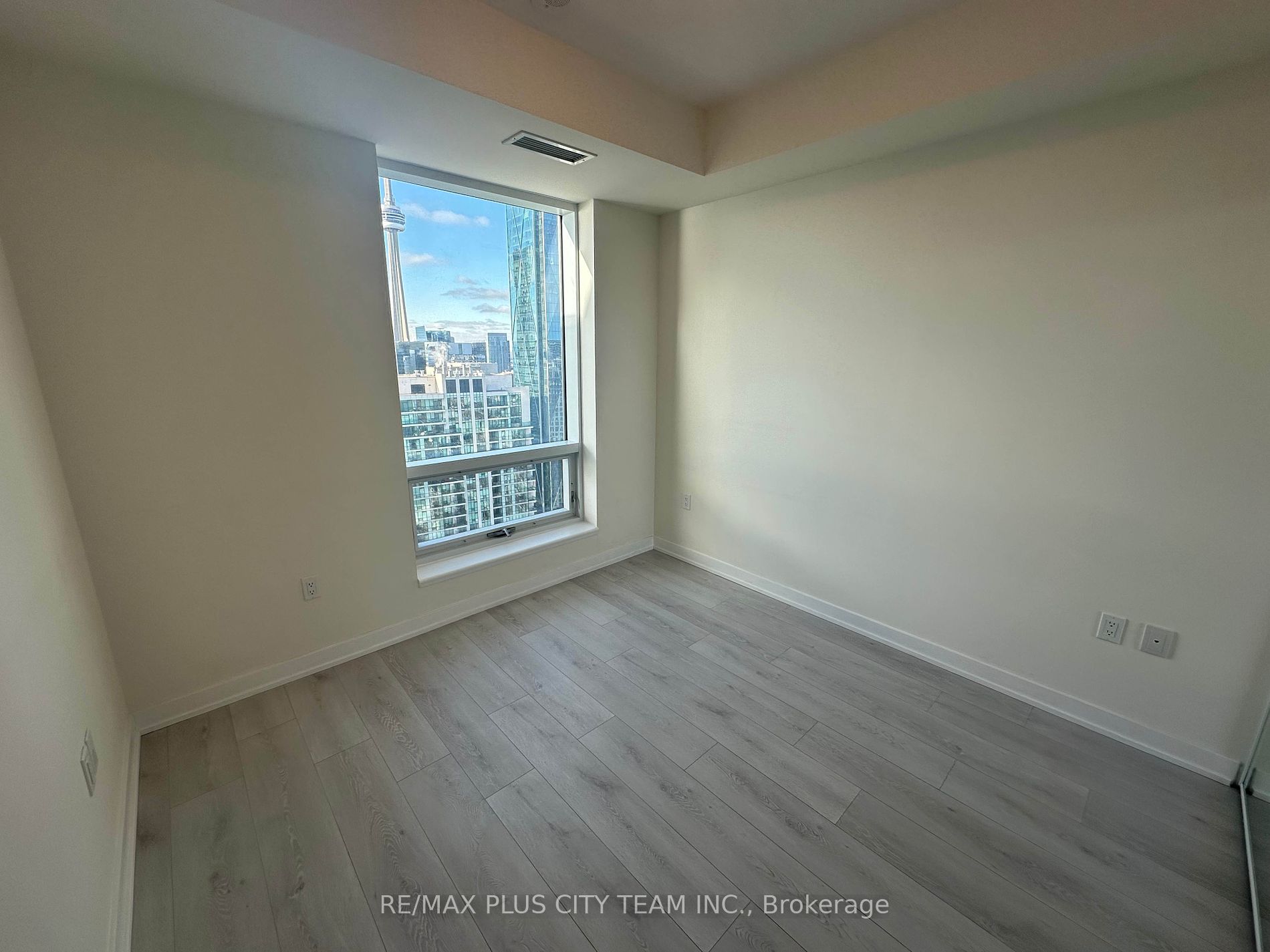 28 Freeland St, #4003