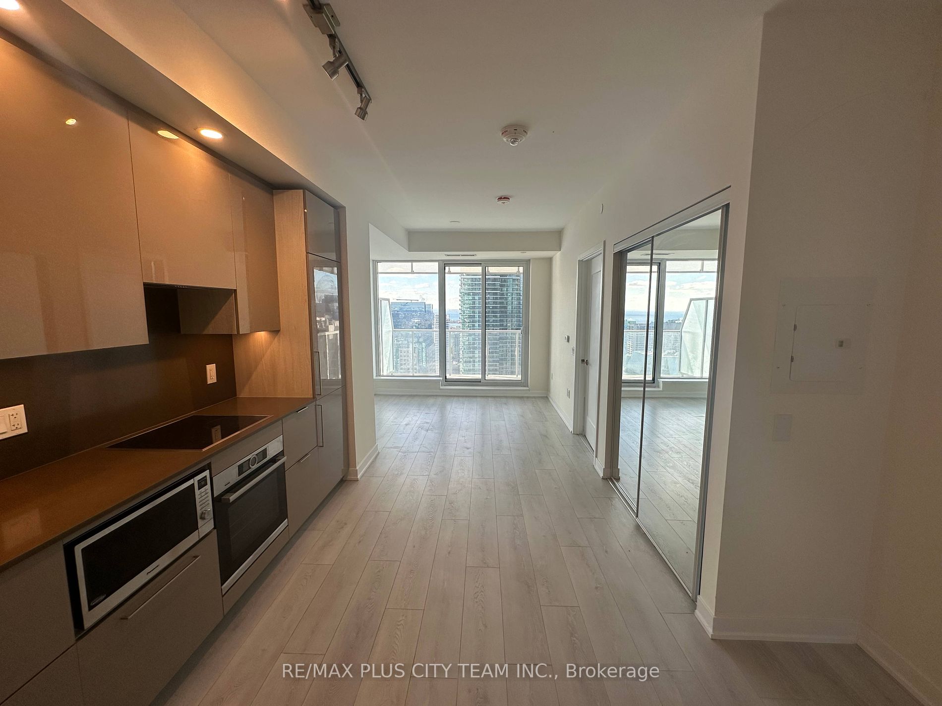 28 Freeland St, #4003