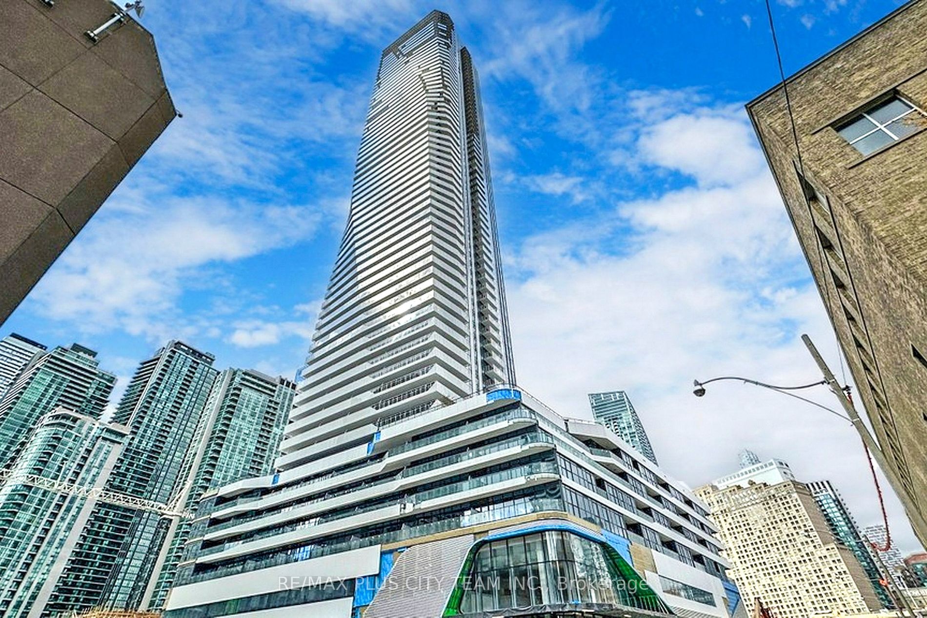 28 Freeland St, #4003