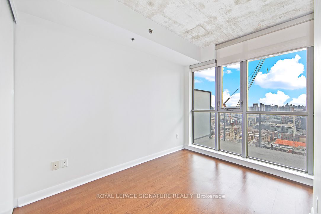 375 King St W, #3210