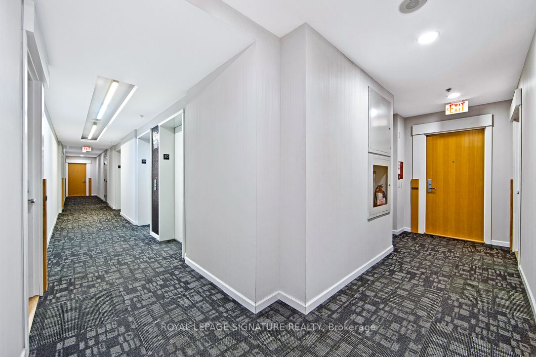 375 King St W, #3210