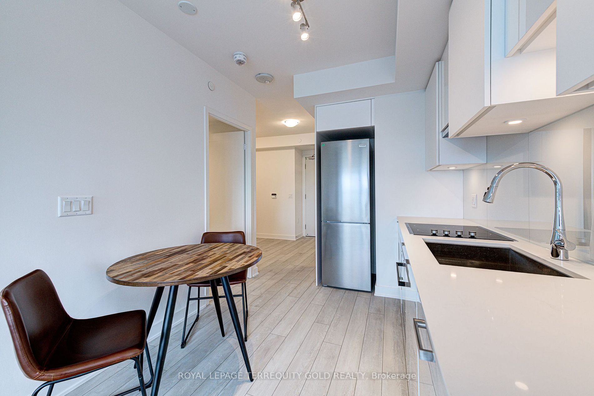 195 Redpath Ave, #3611