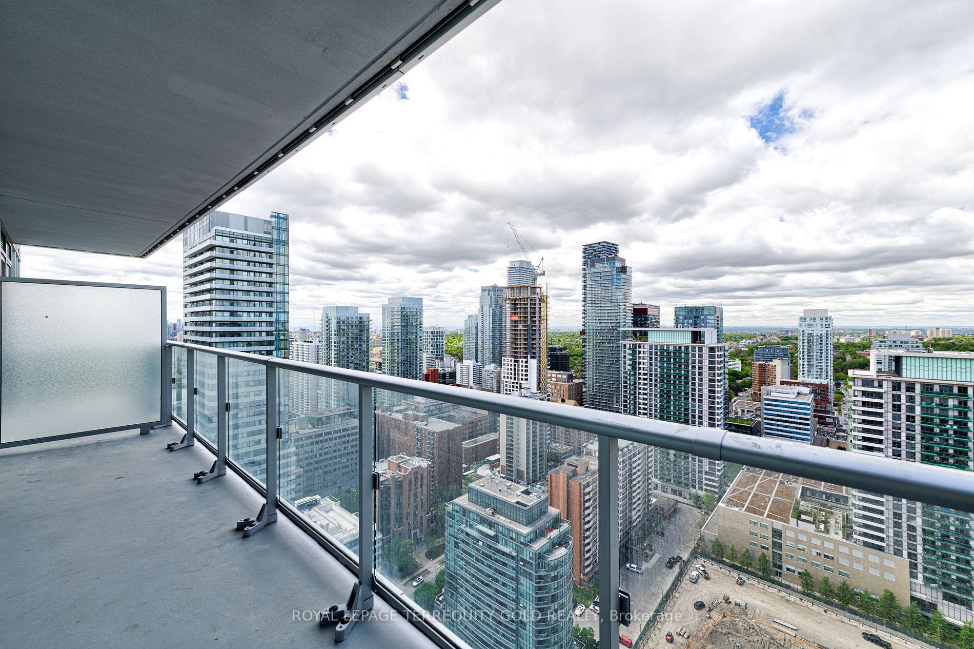 195 Redpath Ave, #3611