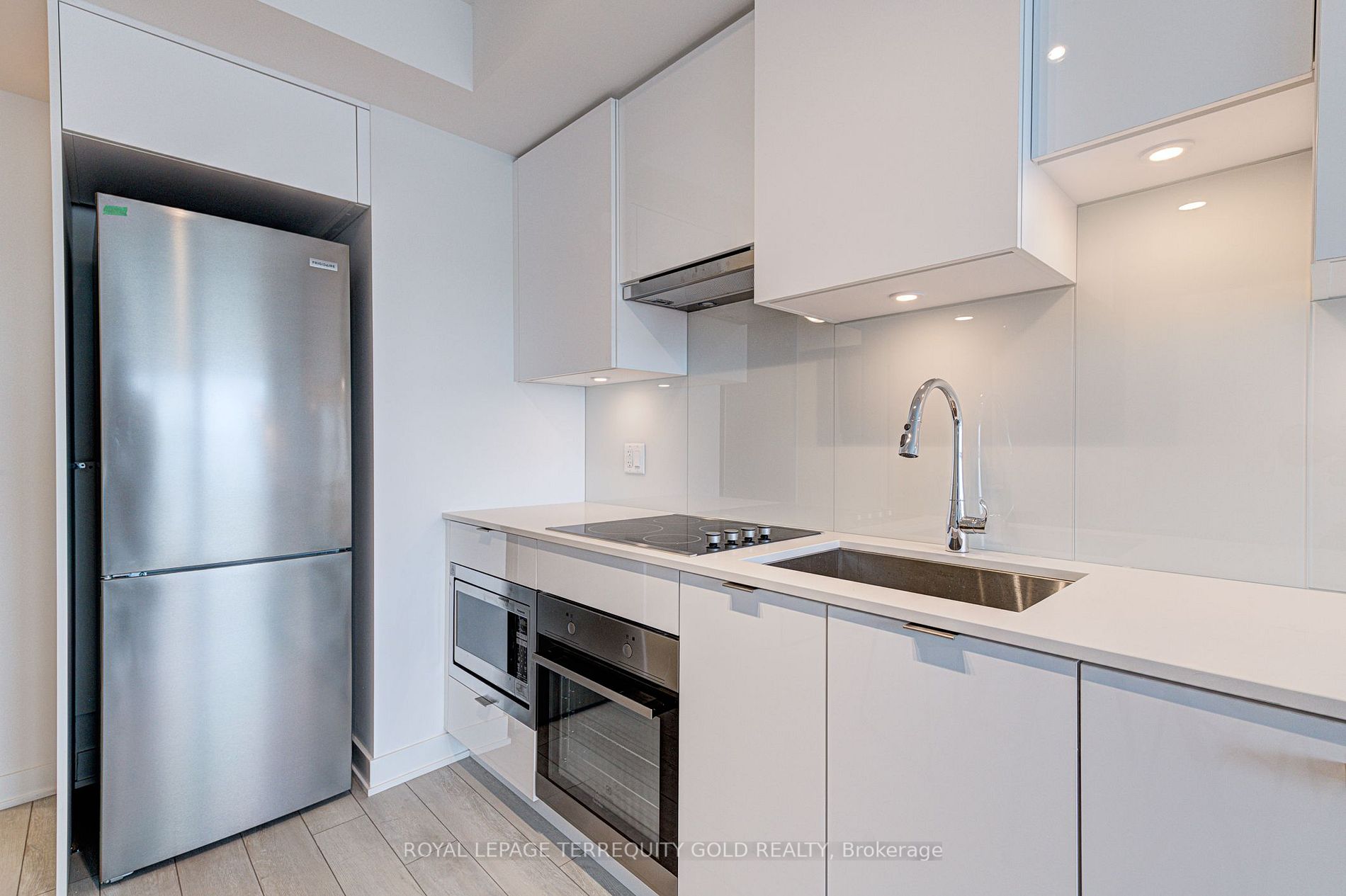 195 Redpath Ave, #3611