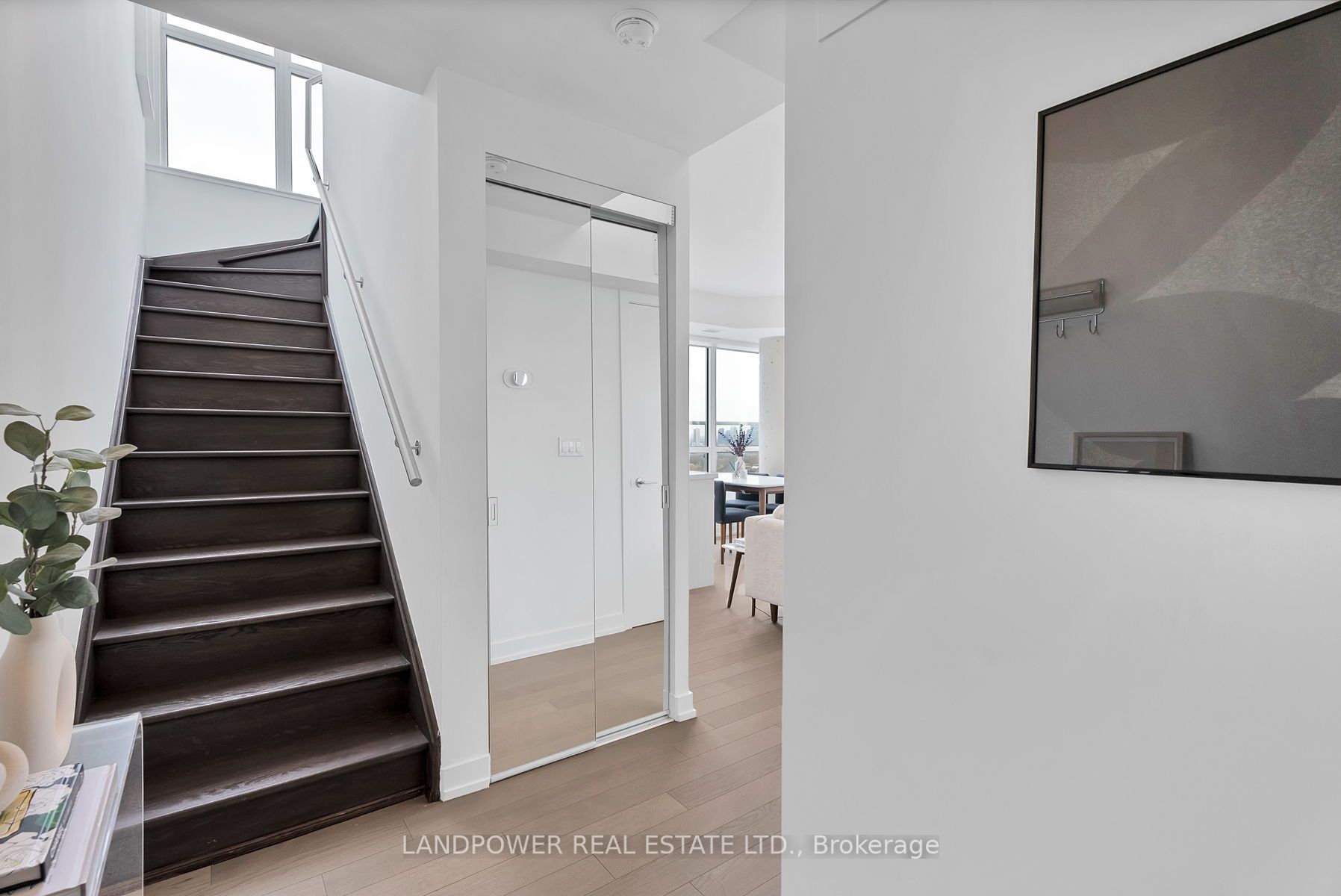 501 St Clair Ave W, #2201