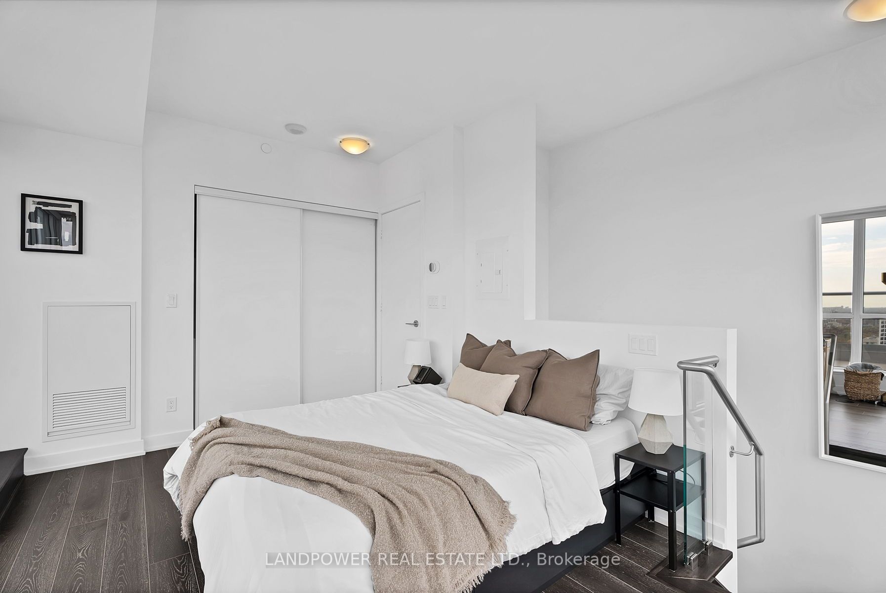 501 St Clair Ave W, #2201