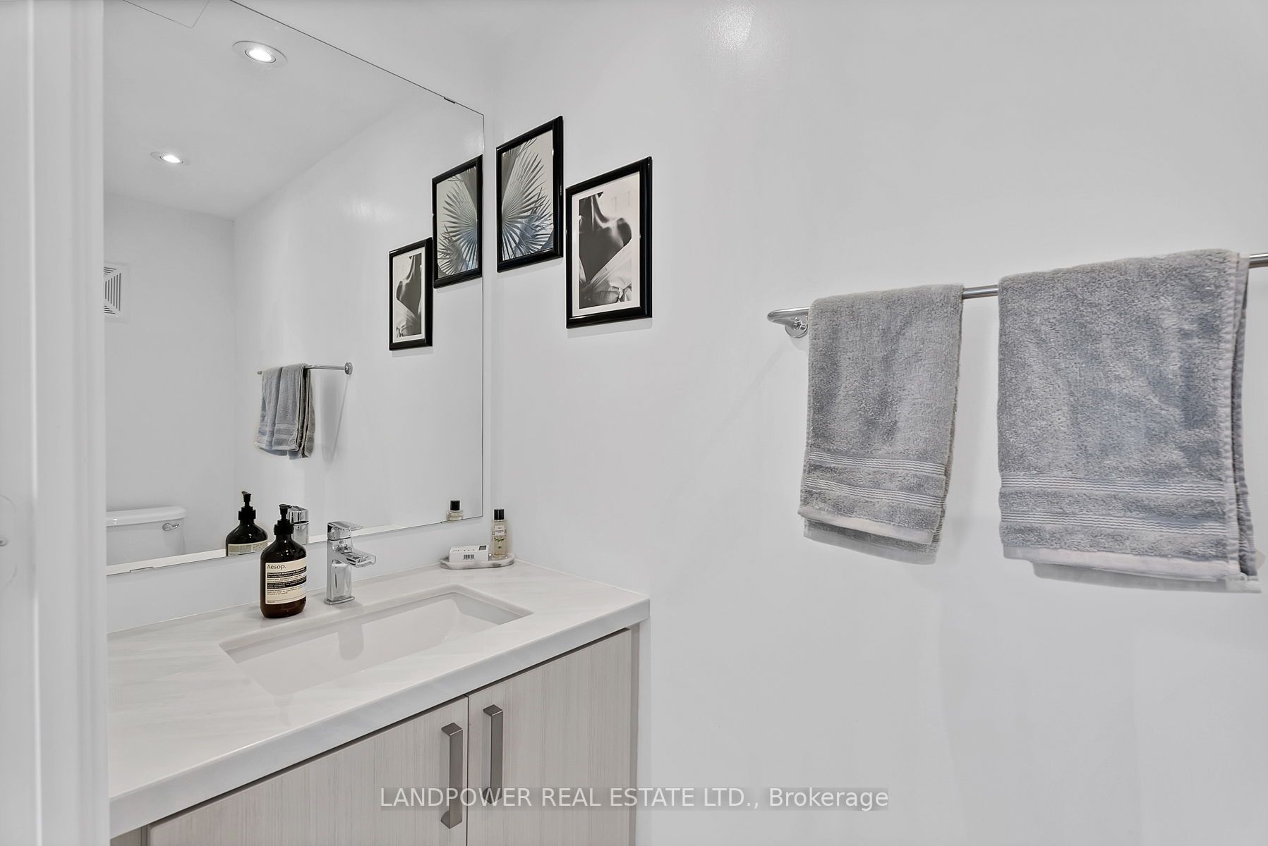 501 St Clair Ave W, #2201