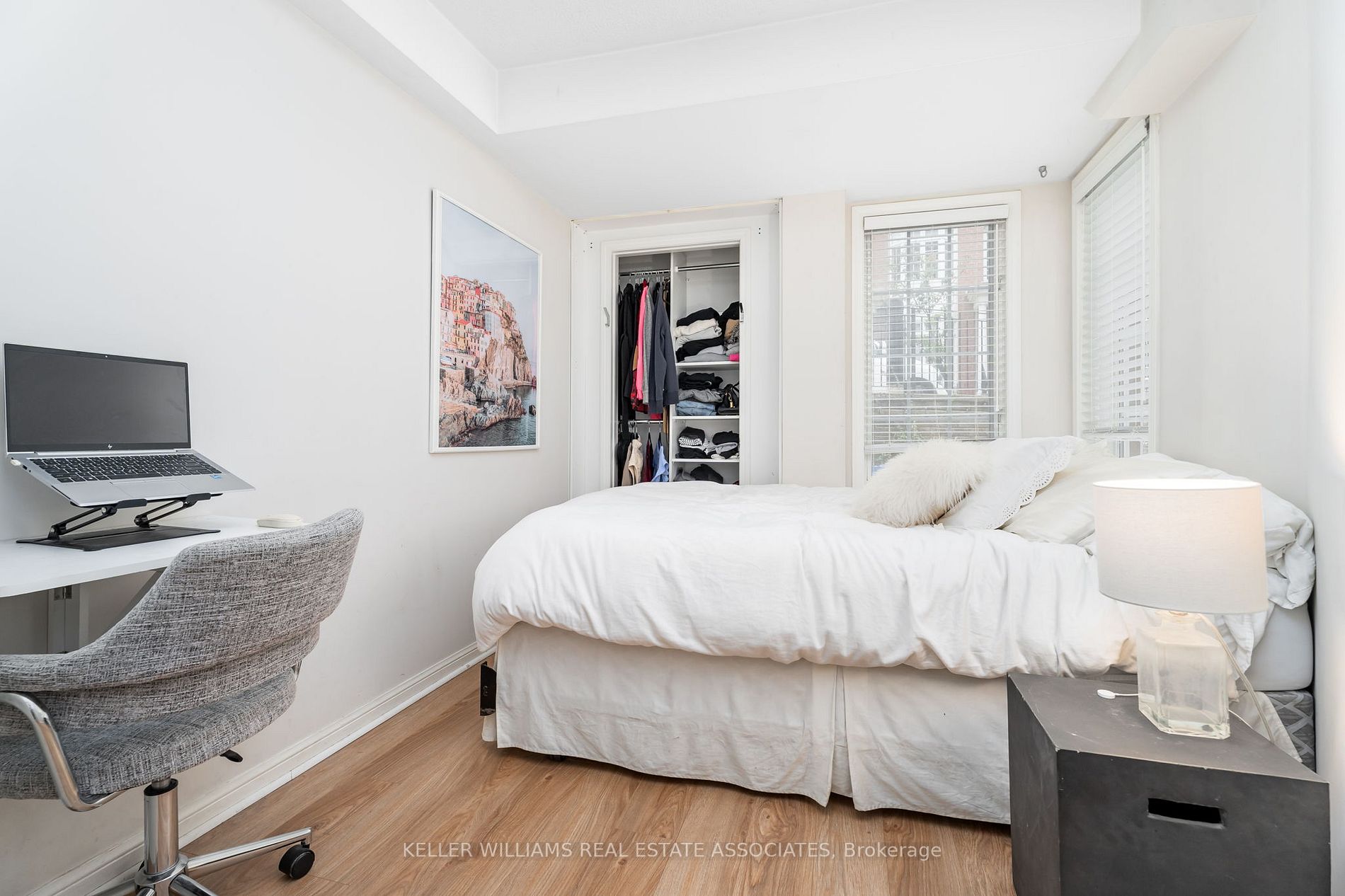 11 Niagara St W, #32