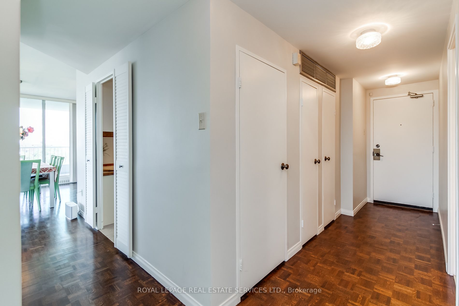 190 St George St, #905