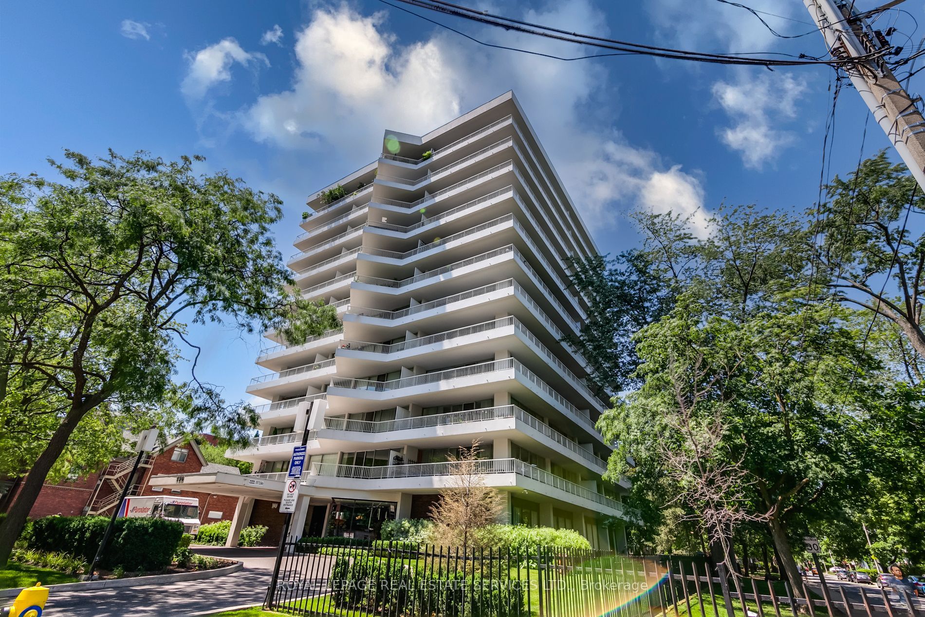 190 St George St, #905