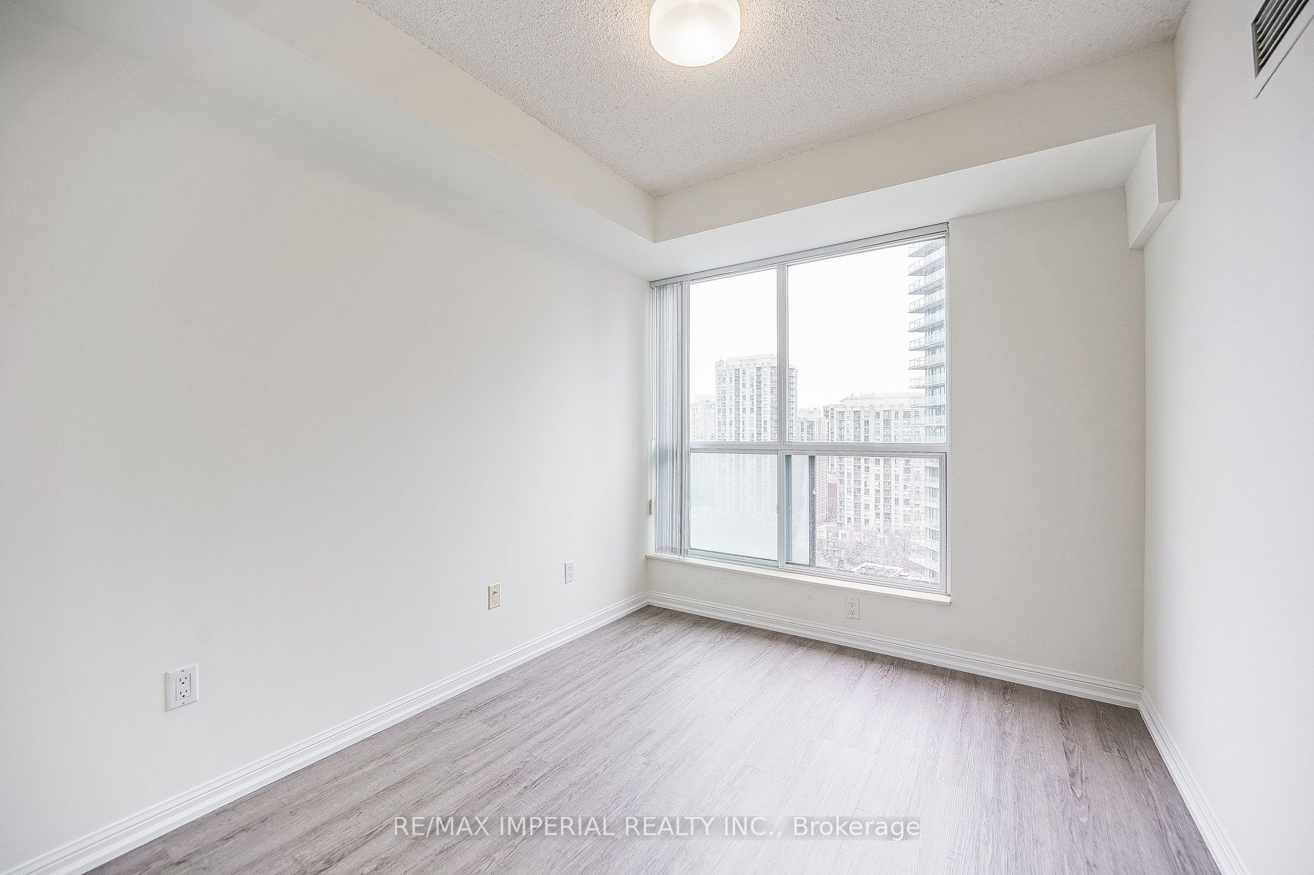 23 Lorraine Dr, #2112