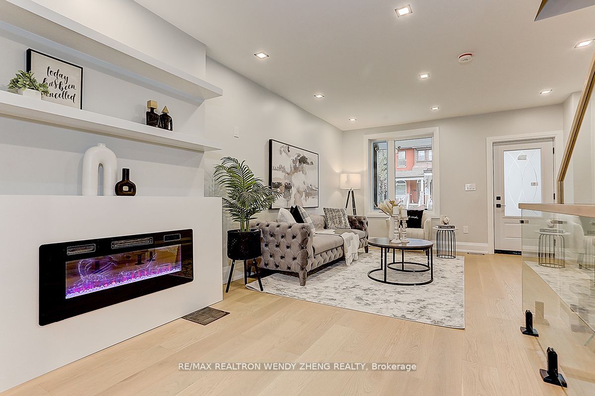 54 Montrose Ave