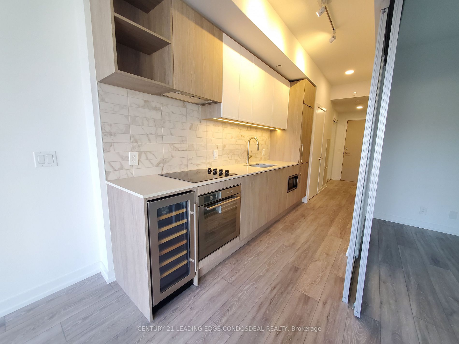 2020 Bathurst St, #328