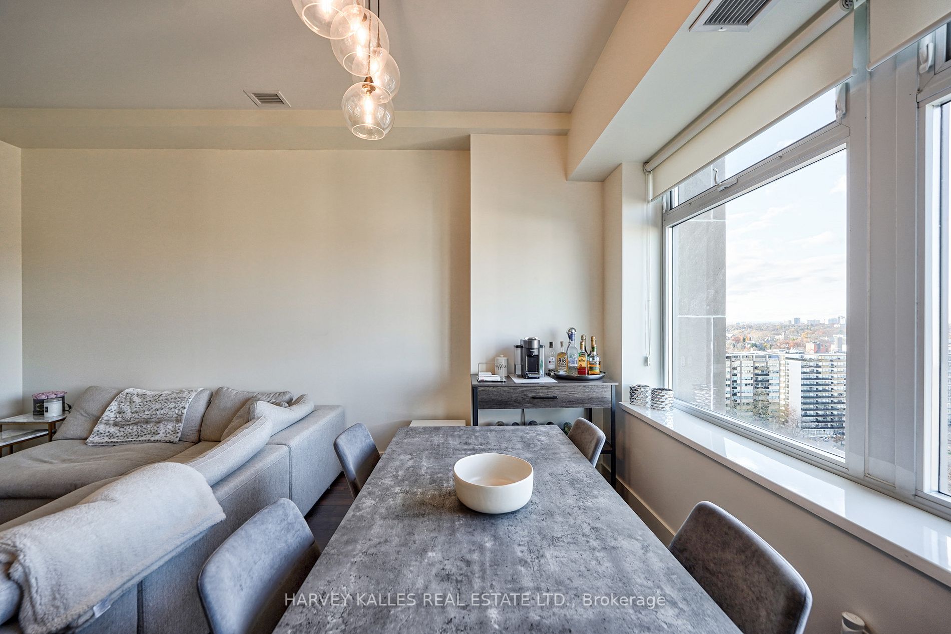 111 St Clair Ave W, #1521