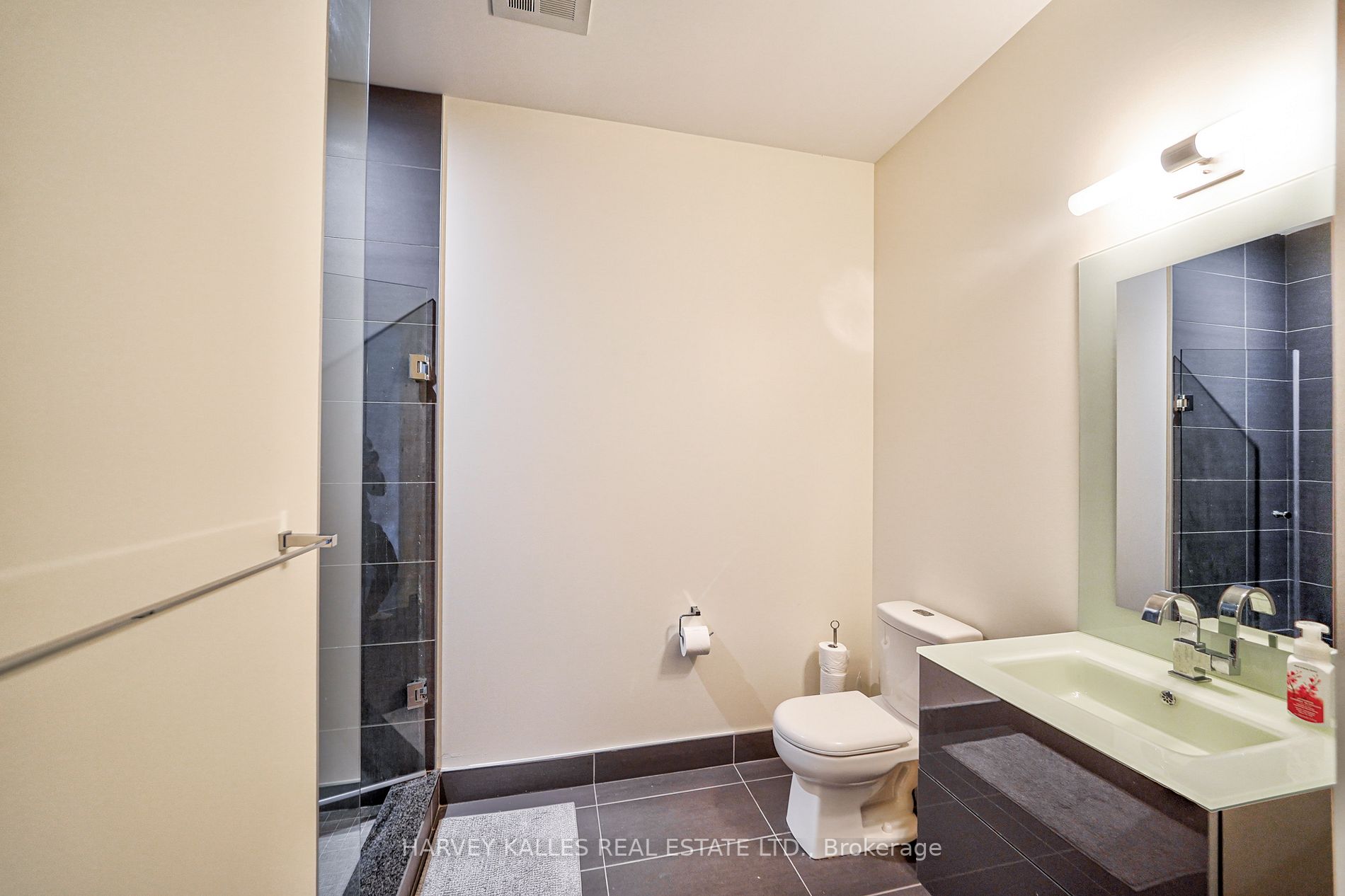 111 St Clair Ave W, #1521