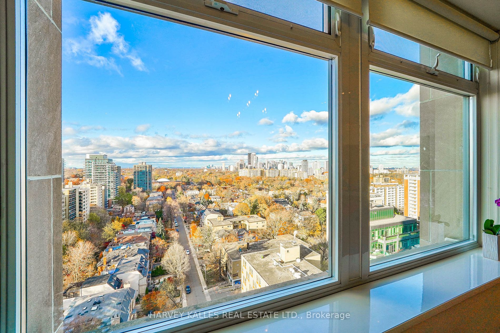111 St Clair Ave W, #1521