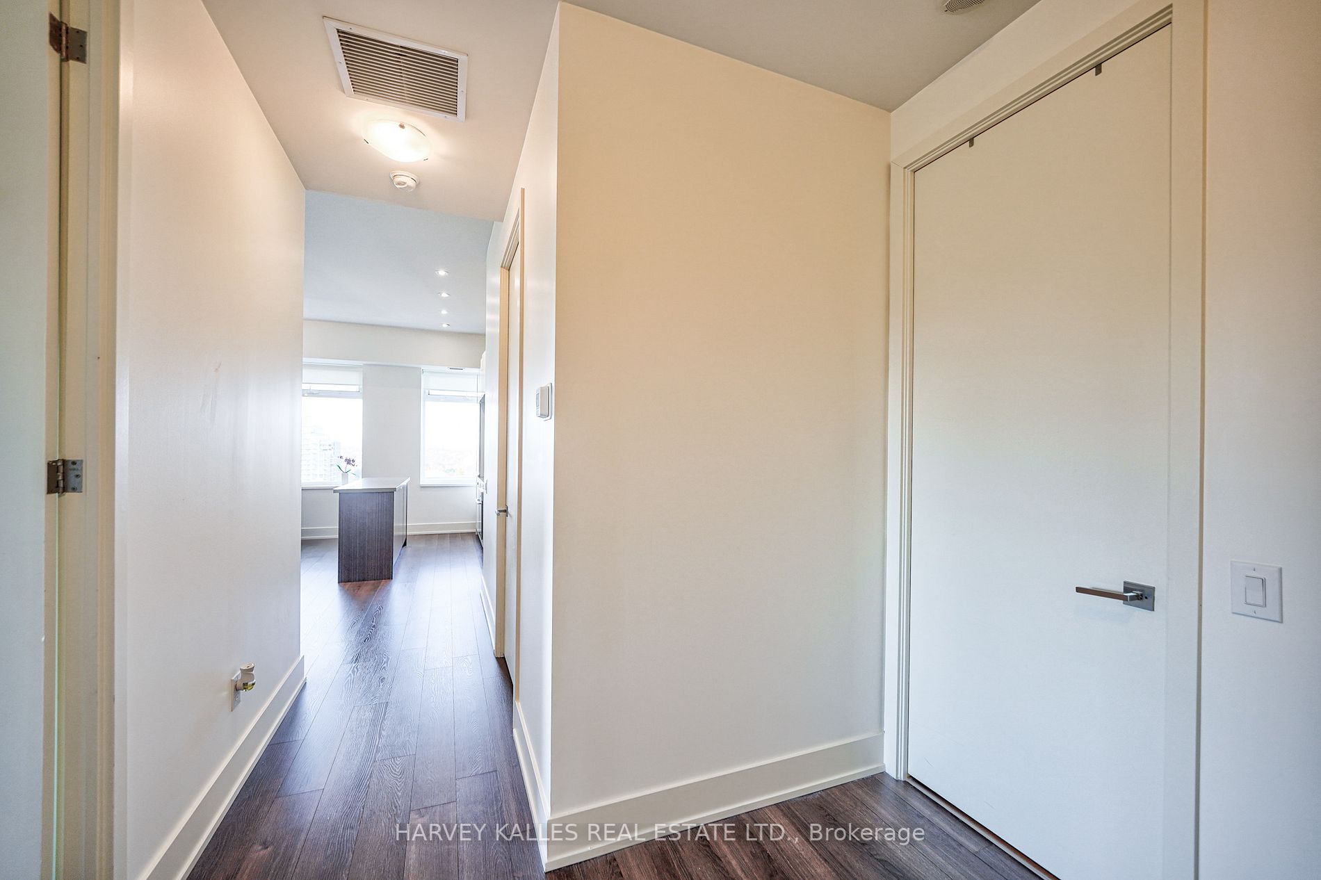 111 St Clair Ave W, #1521