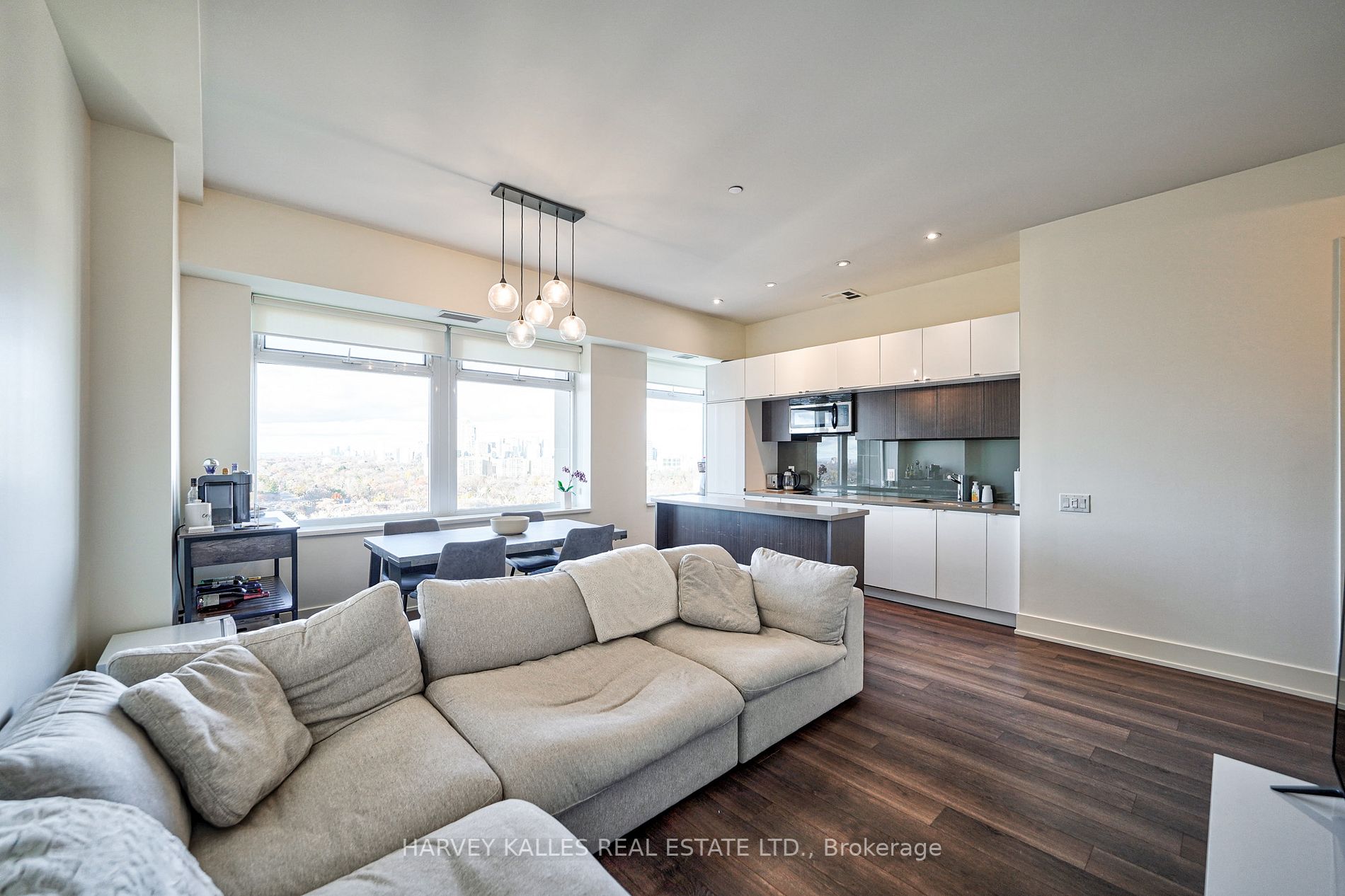 111 St Clair Ave W, #1521