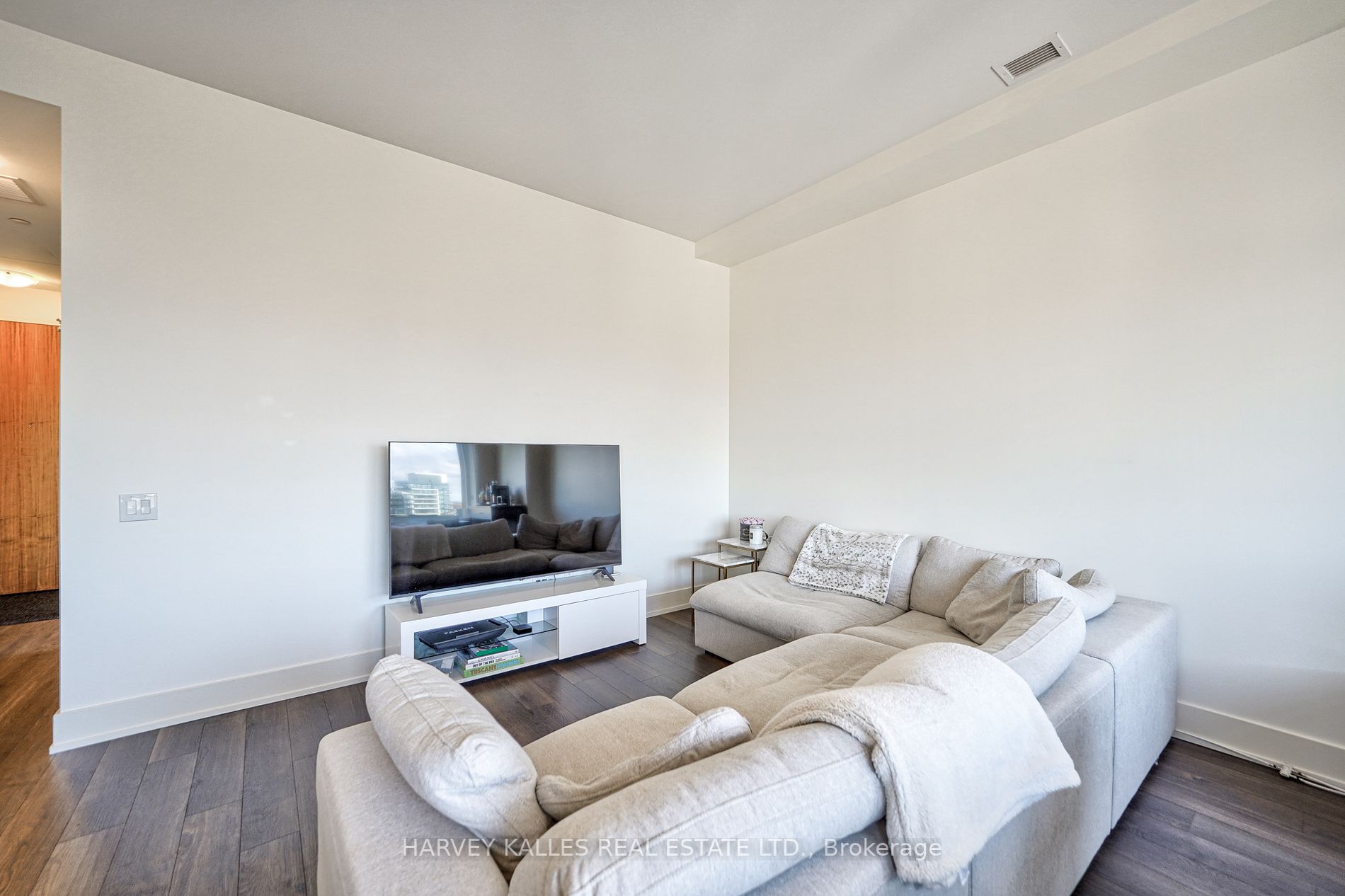111 St Clair Ave W, #1521
