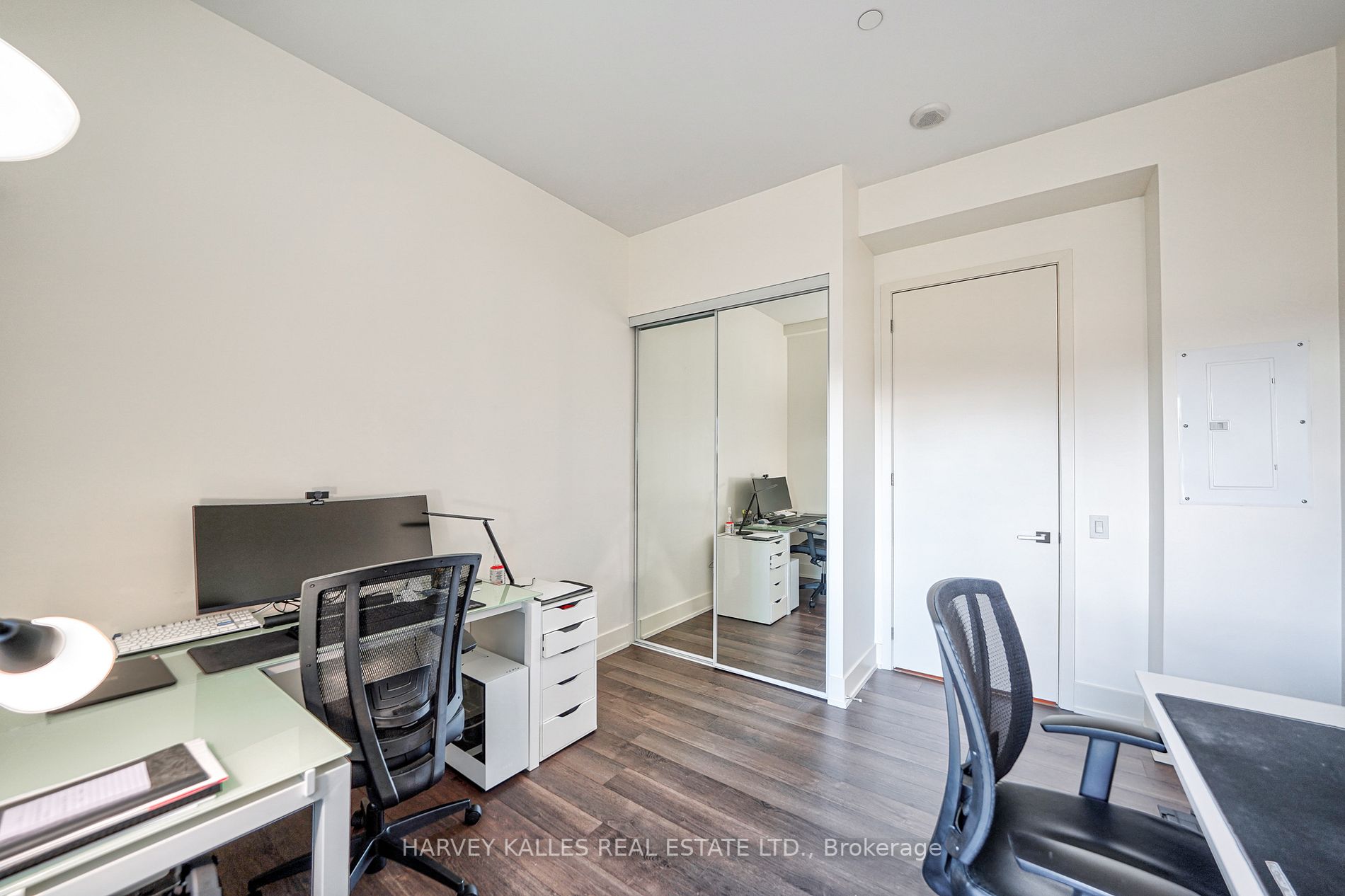 111 St Clair Ave W, #1521