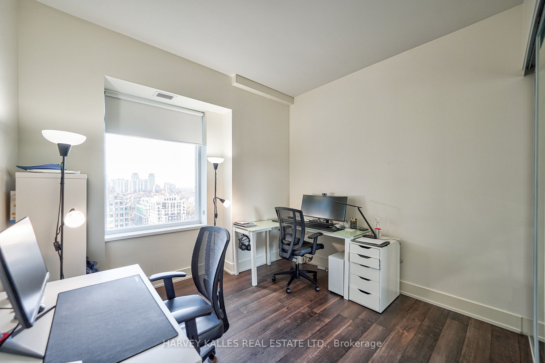 111 St Clair Ave W, #1521