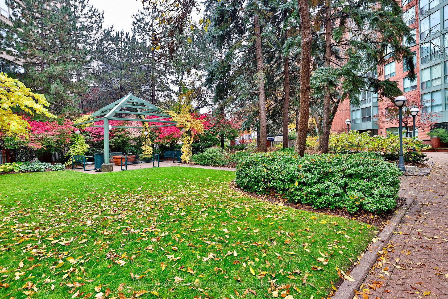 95 Prince Arthur Ave, #516