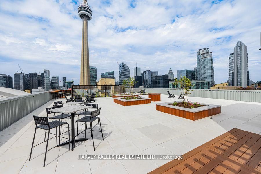 270 Queens Quay W, #502