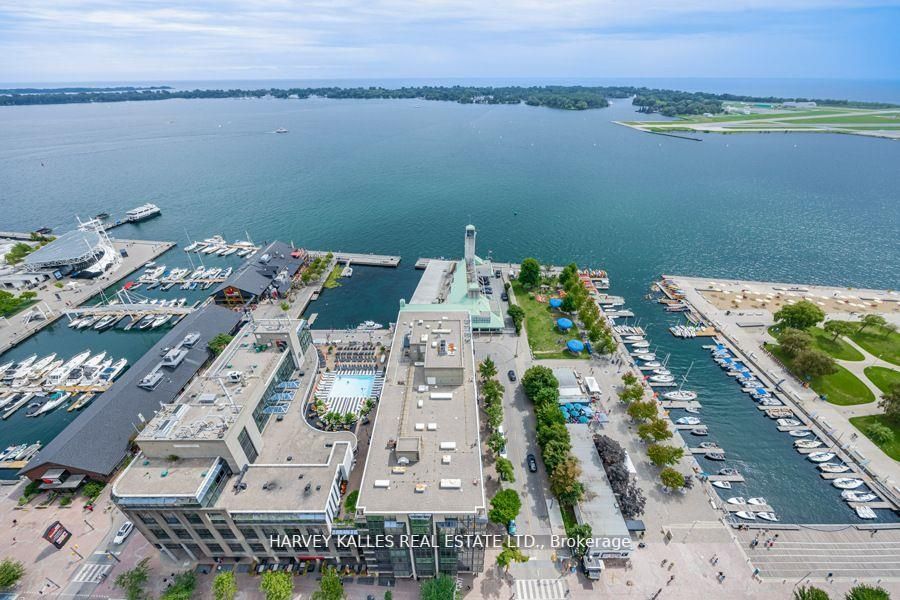 270 Queens Quay W, #502