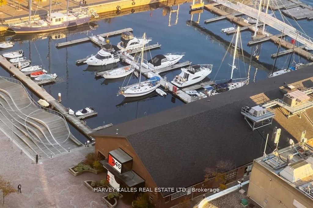 270 Queens Quay W, #502