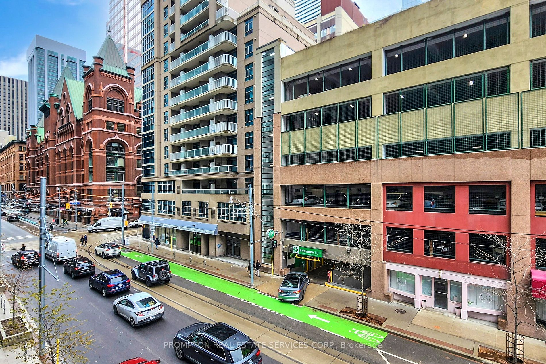 25 Richmond St E, #317