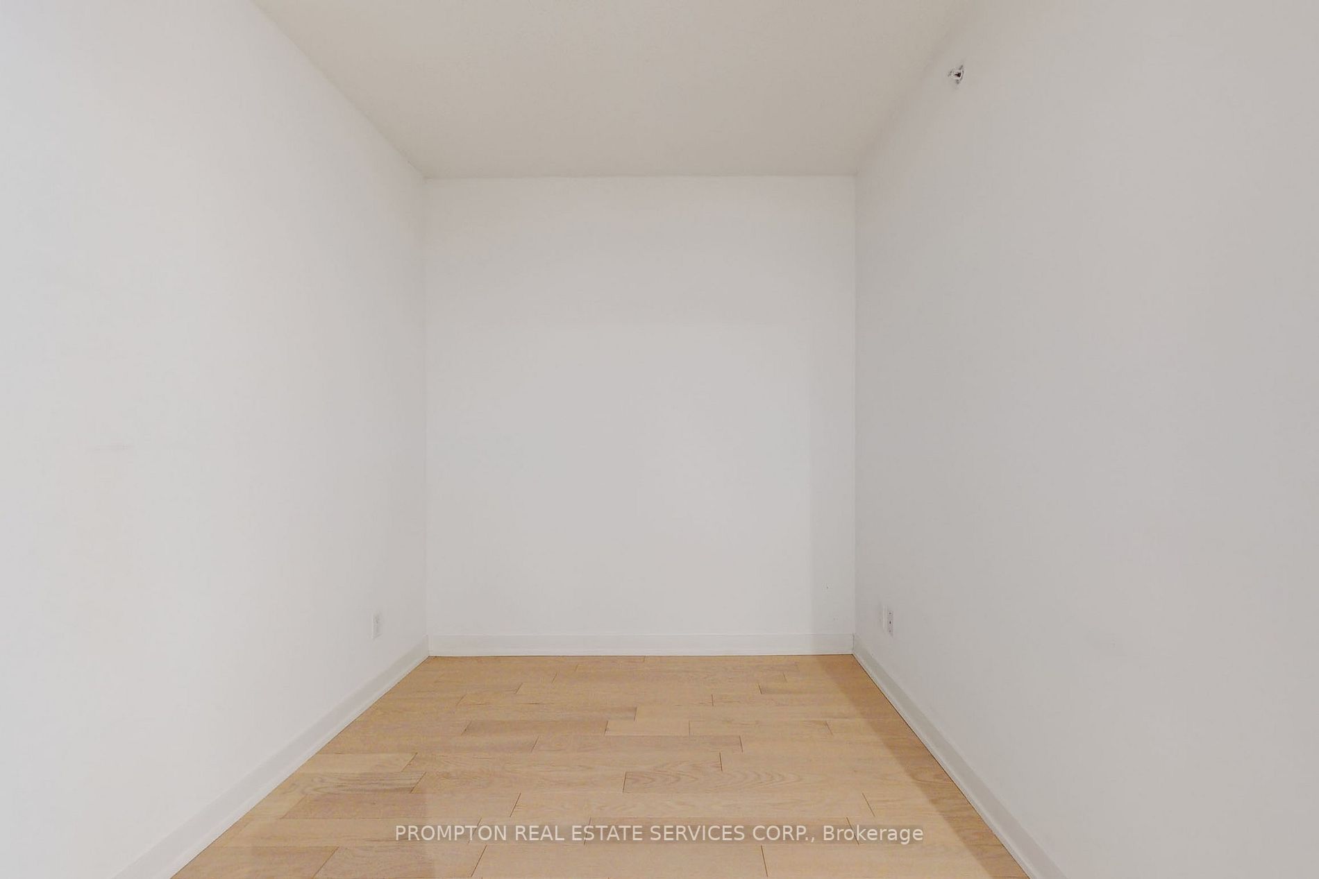 25 Richmond St E, #317