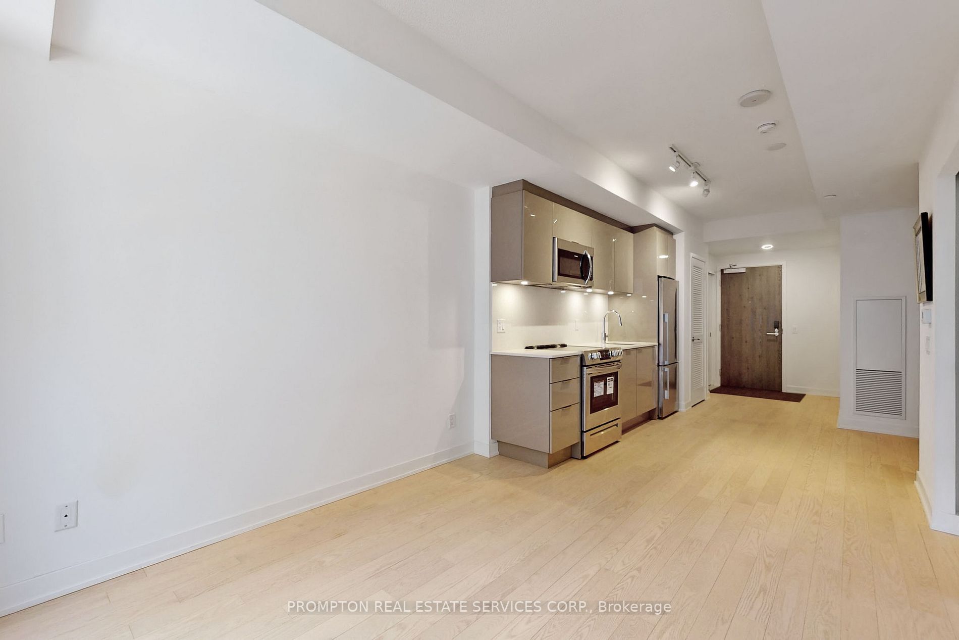 25 Richmond St E, #317