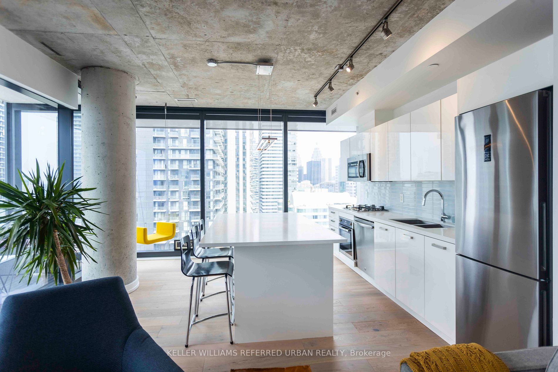 11 Charlotte St, #2406