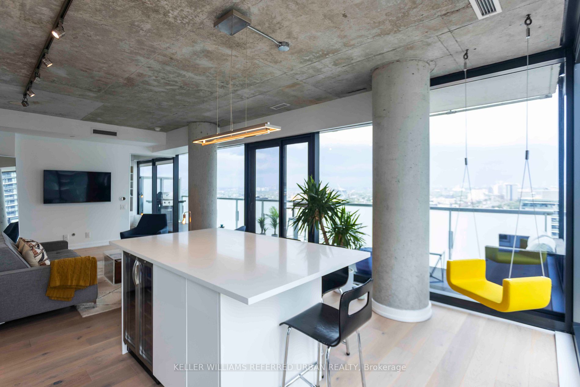 11 Charlotte St, #2406