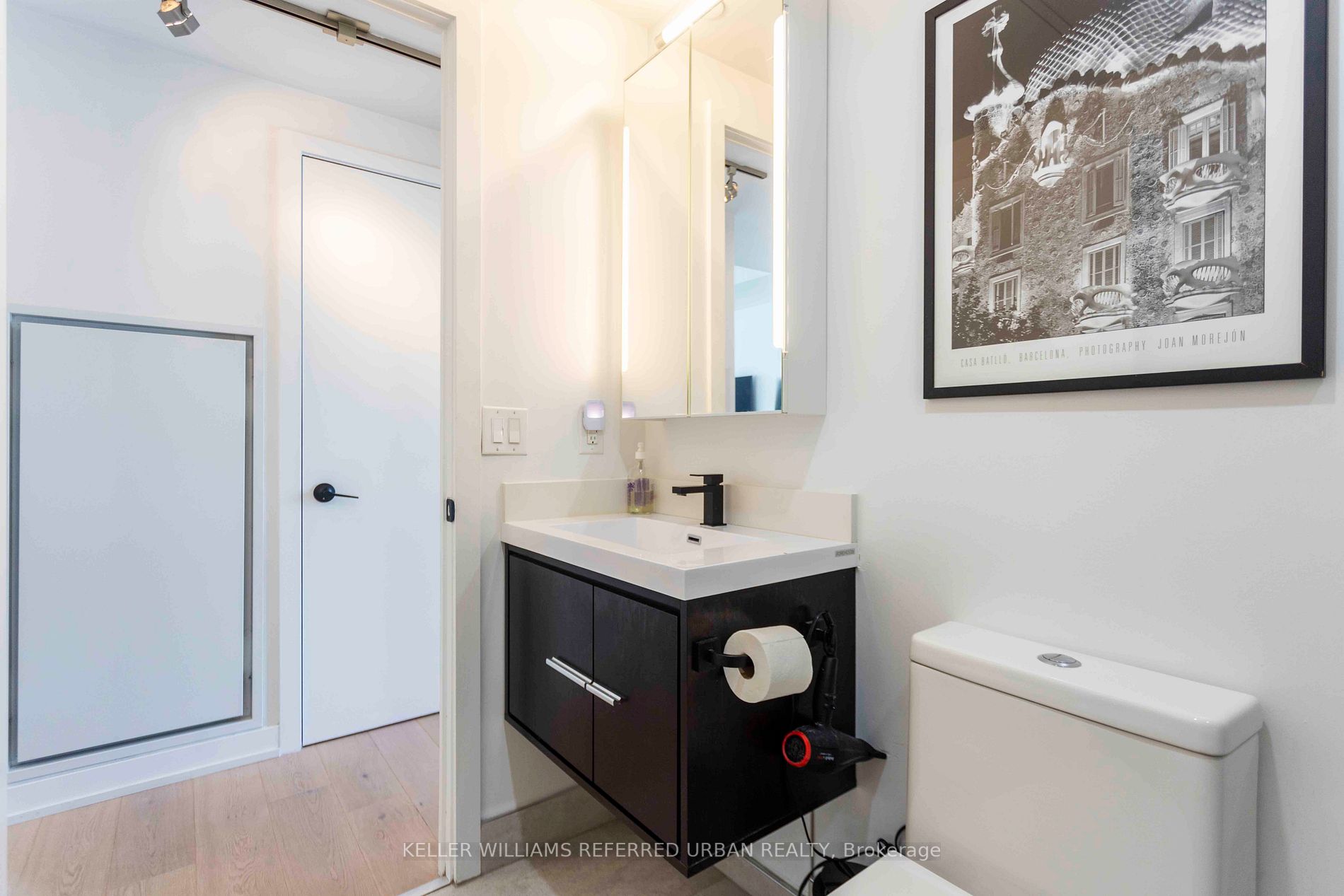 11 Charlotte St, #2406