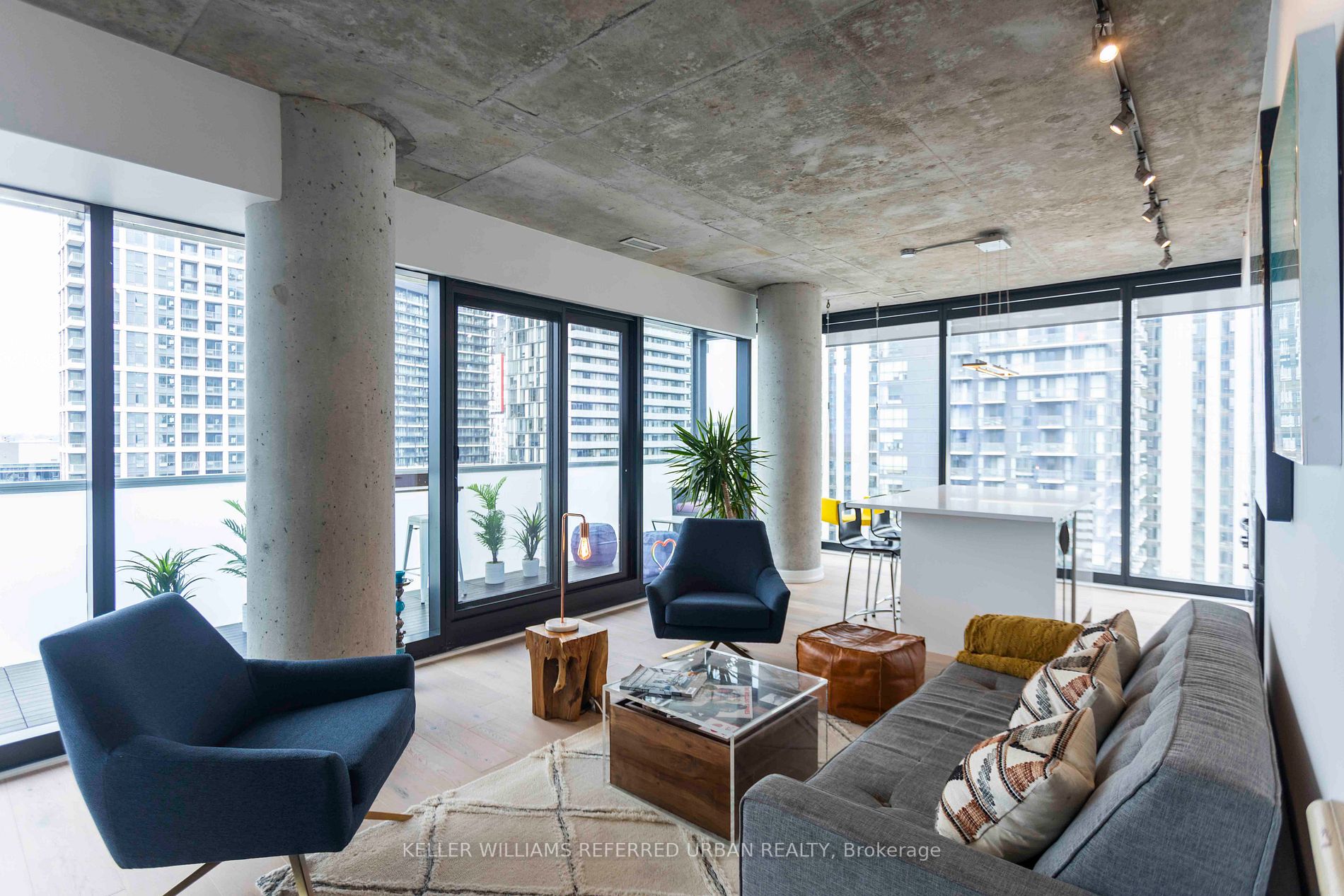 11 Charlotte St, #2406