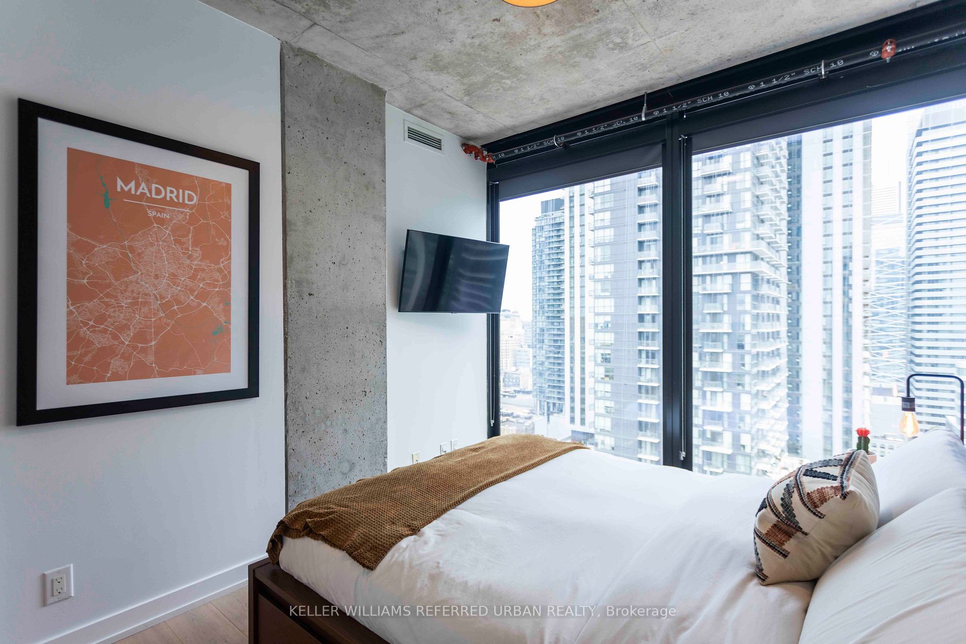 11 Charlotte St, #2406